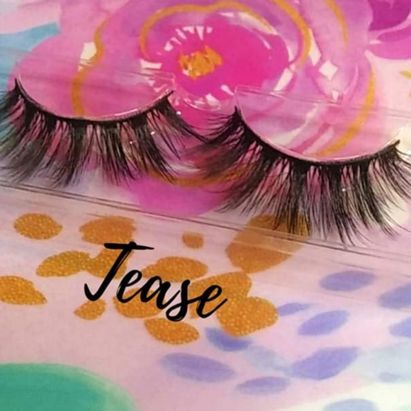 Lashes - Picture 2 of 4